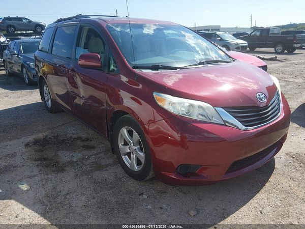 2013 TOYOTA SIENNA LE V6 8 PASSENGER — I1