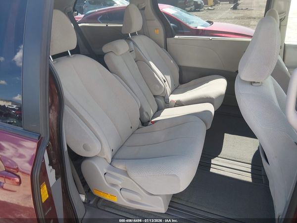 2013 TOYOTA SIENNA LE V6 8 PASSENGER — I8
