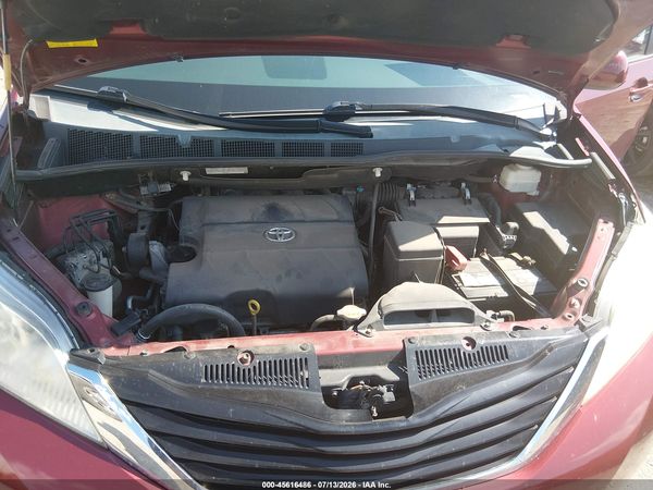 2013 TOYOTA SIENNA LE V6 8 PASSENGER — I10