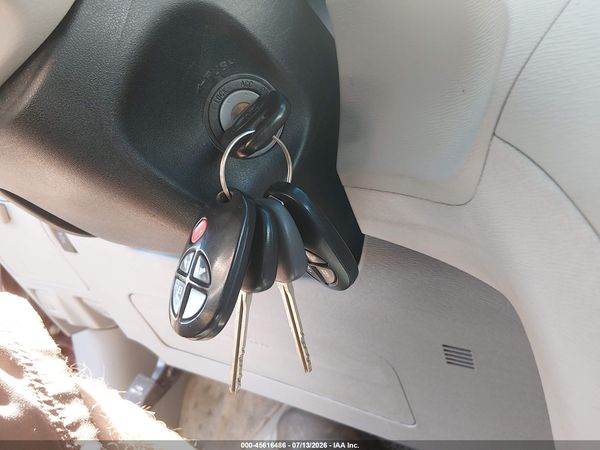 2013 TOYOTA SIENNA LE V6 8 PASSENGER — I11