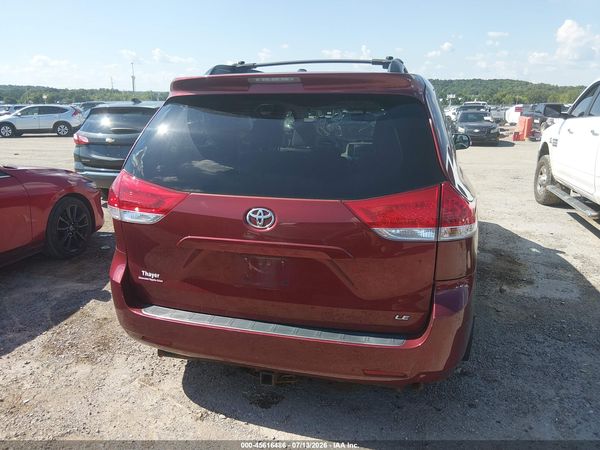 2013 TOYOTA SIENNA LE V6 8 PASSENGER — I119