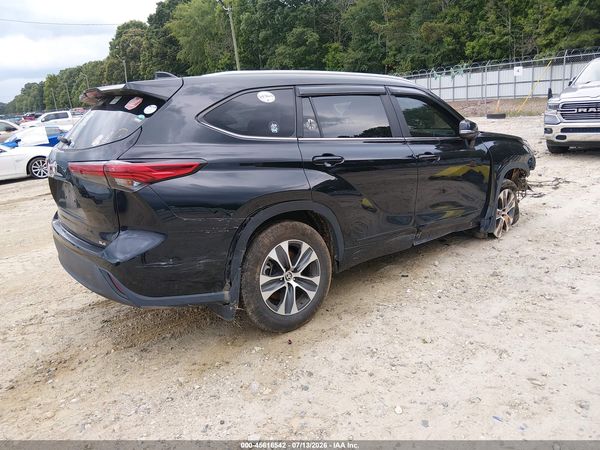 2023 TOYOTA HIGHLANDER XLE