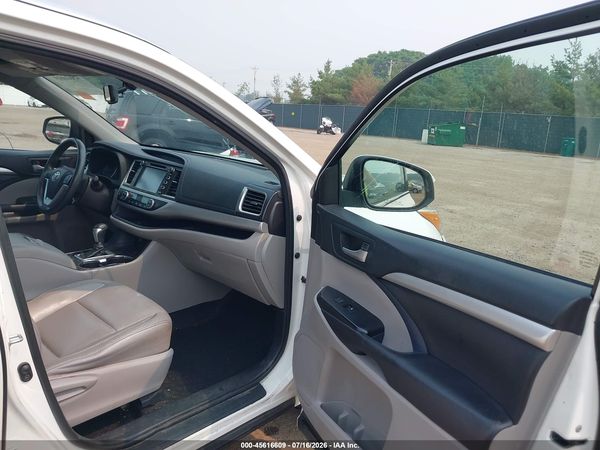 2016 TOYOTA HIGHLANDER XLE V6