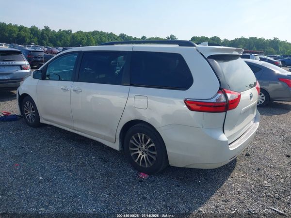 2020 TOYOTA SIENNA XLE — I3