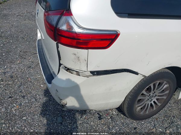 2020 TOYOTA SIENNA XLE — I6