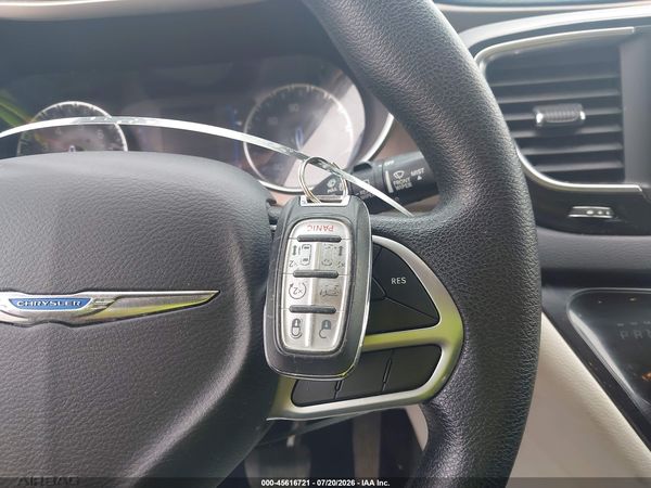 2020 CHRYSLER VOYAGER LXI