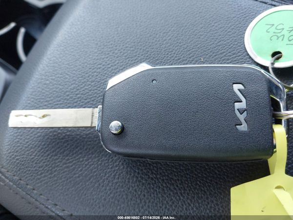2025 KIA SPORTAGE LX