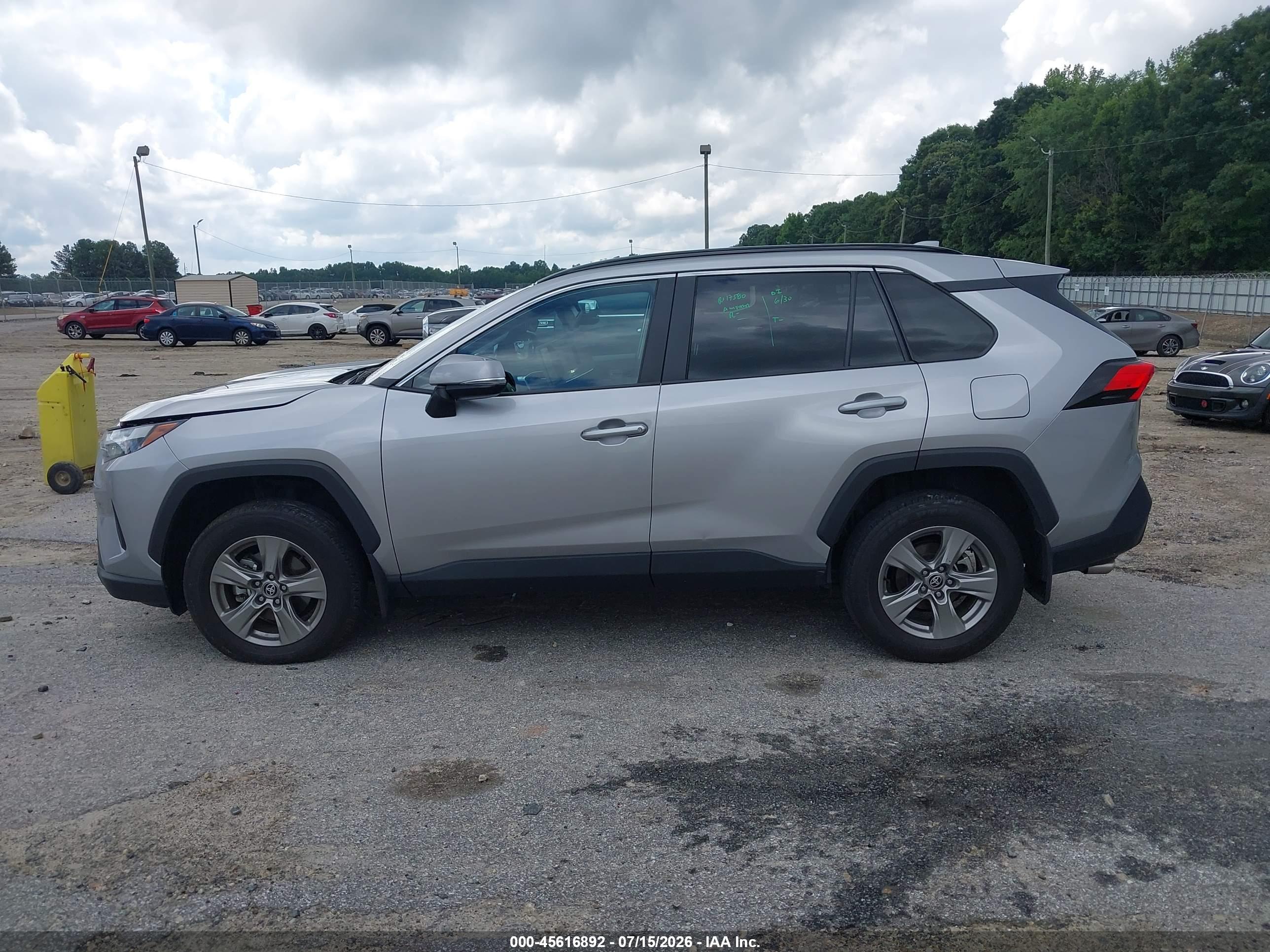 2024 TOYOTA RAV4 XLE