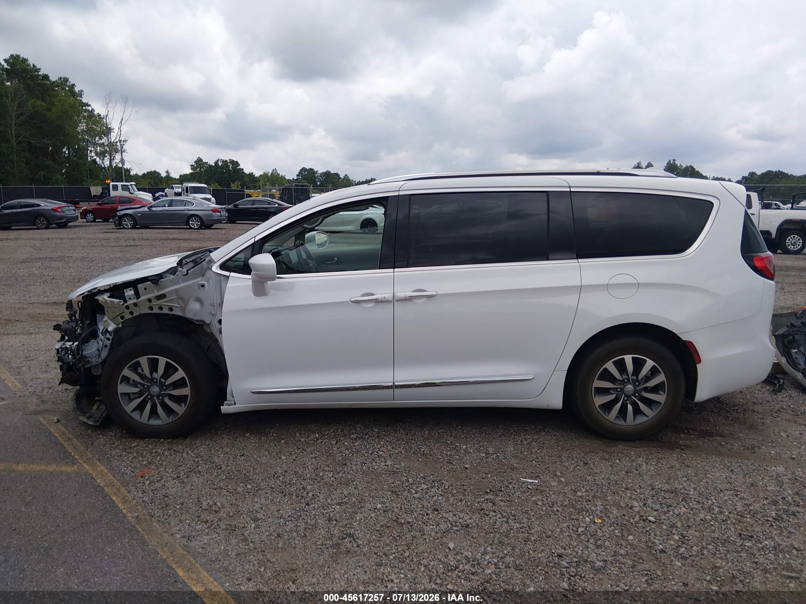 2020 CHRYSLER PACIFICA TOURING L PLUS