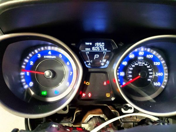 2012 HYUNDAI ELANTRA