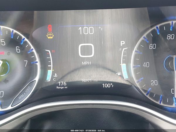 2022 CHRYSLER PACIFICA TOURING L — I7