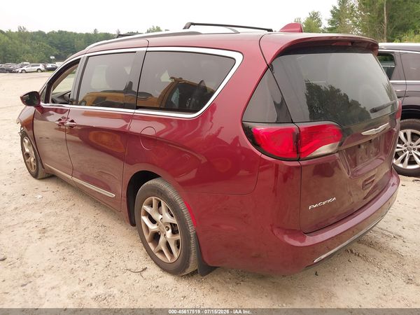 2018 CHRYSLER PACIFICA TOURING L PLUS — I3