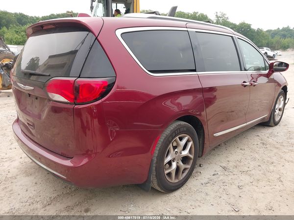 2018 CHRYSLER PACIFICA TOURING L PLUS — I4