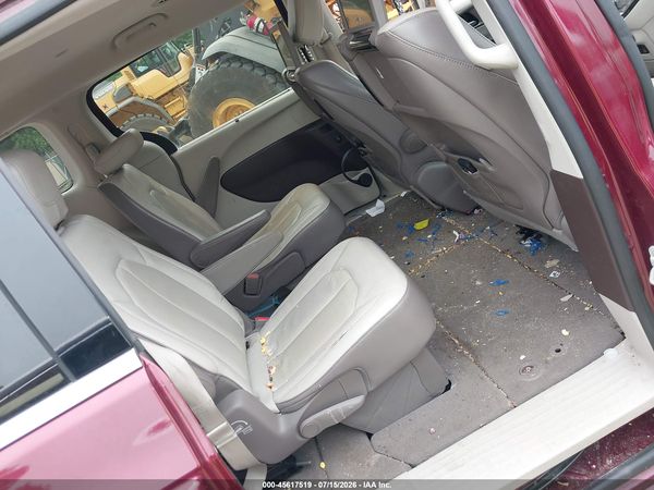 2018 CHRYSLER PACIFICA TOURING L PLUS — I8