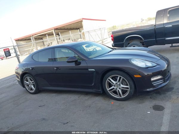 2011 PORSCHE PANAMERA 4