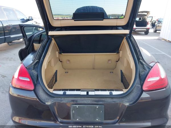 2011 PORSCHE PANAMERA 4