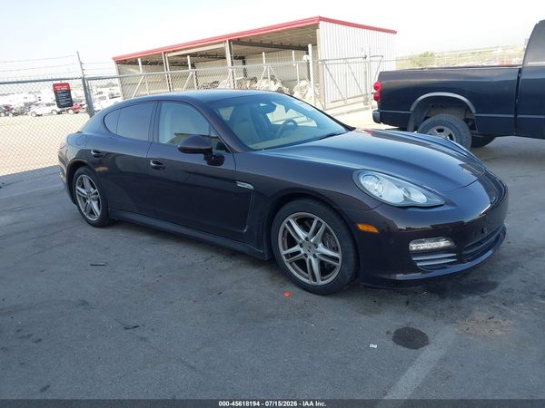 2011 PORSCHE PANAMERA 4