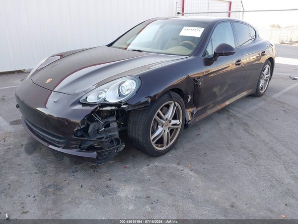 2011 PORSCHE PANAMERA 4