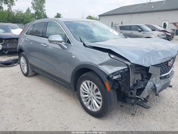 2024 CADILLAC XT4 FWD LUXURY