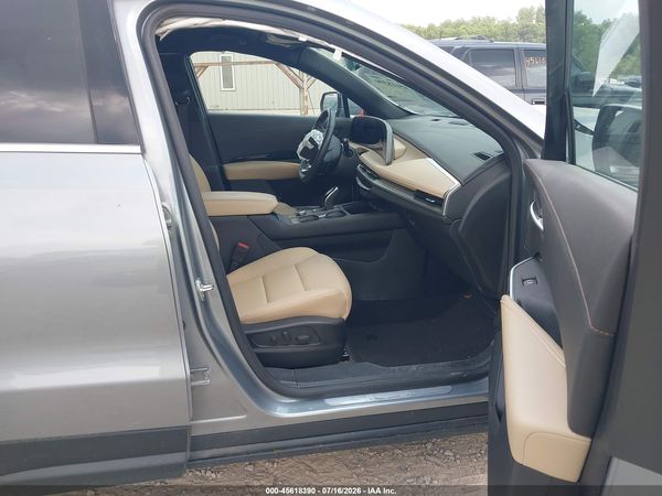 2024 CADILLAC XT4 FWD LUXURY