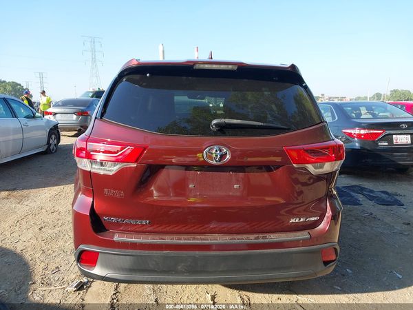 2017 TOYOTA HIGHLANDER XLE