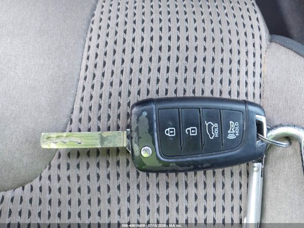 2019 HYUNDAI SANTA FE SE
