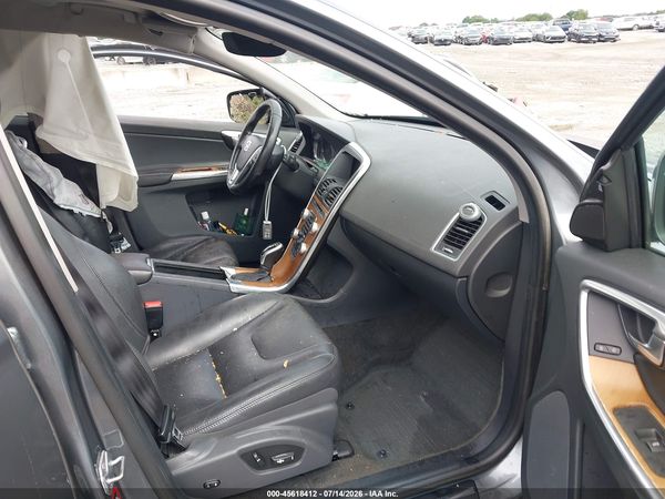 2017 VOLVO XC60 T5 INSCRIPTION