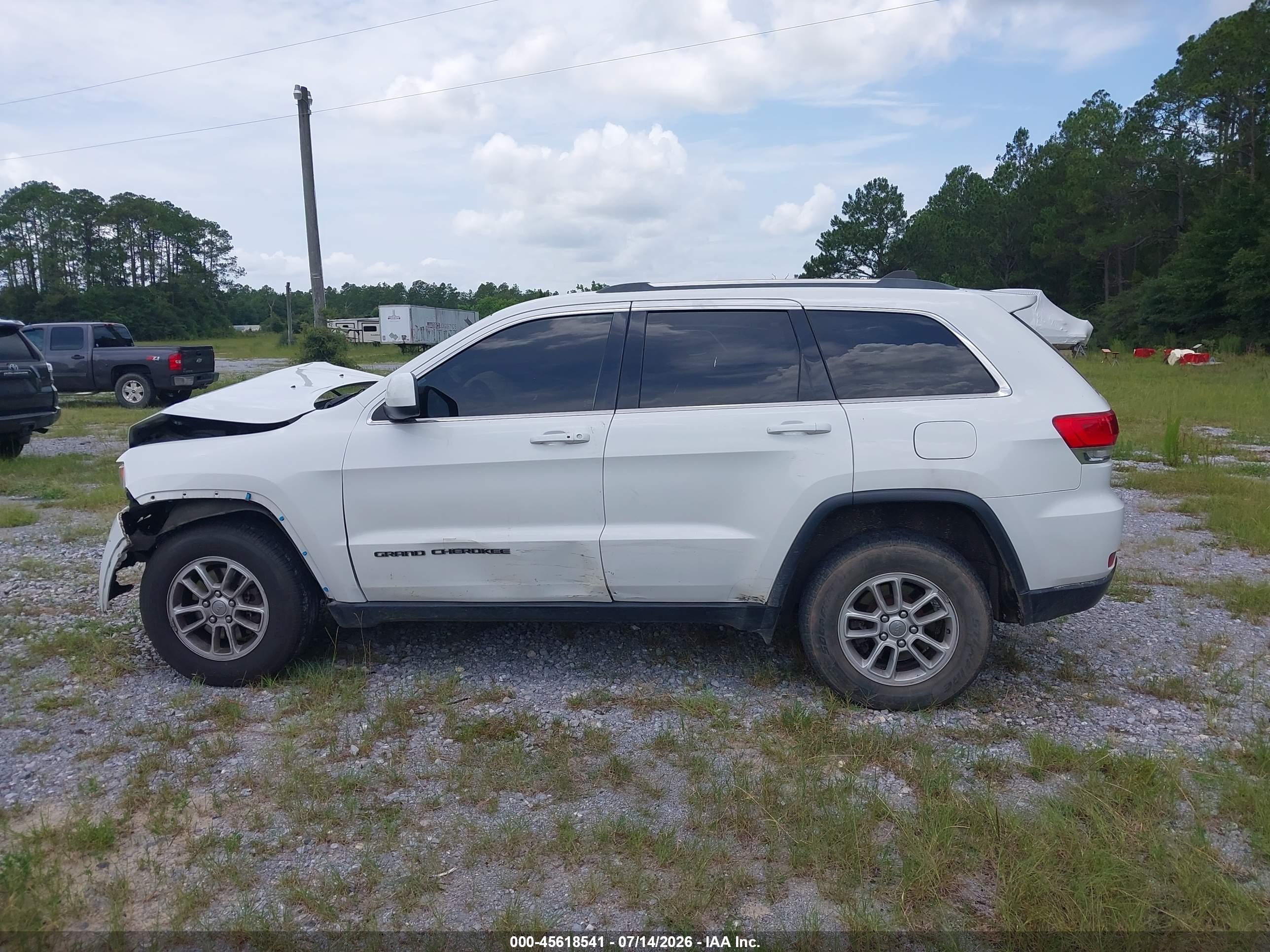 2019 JEEP GRAND CHEROKEE LAREDO E 4X4