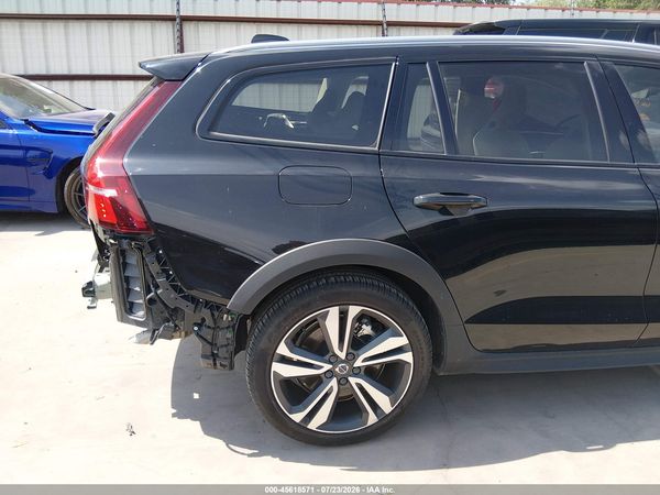 2025 VOLVO V60 CROSS COUNTRY