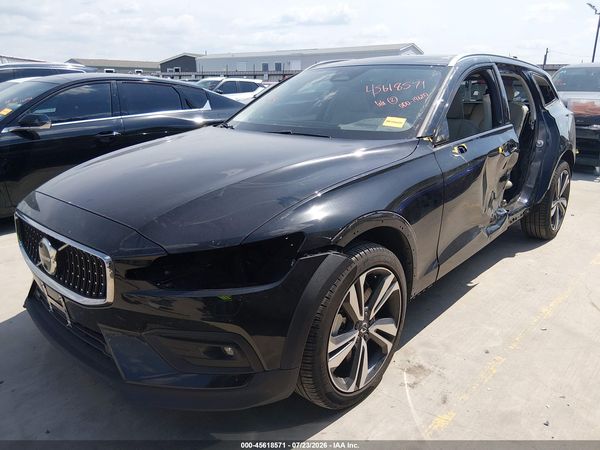 2025 VOLVO V60 CROSS COUNTRY