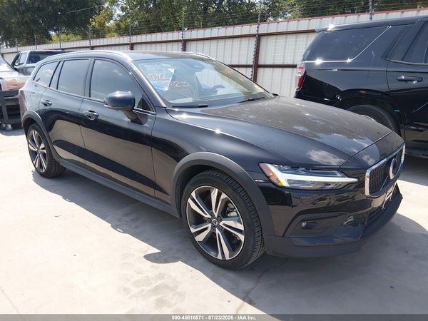 2025 VOLVO V60 CROSS COUNTRY