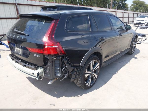 2025 VOLVO V60 CROSS COUNTRY