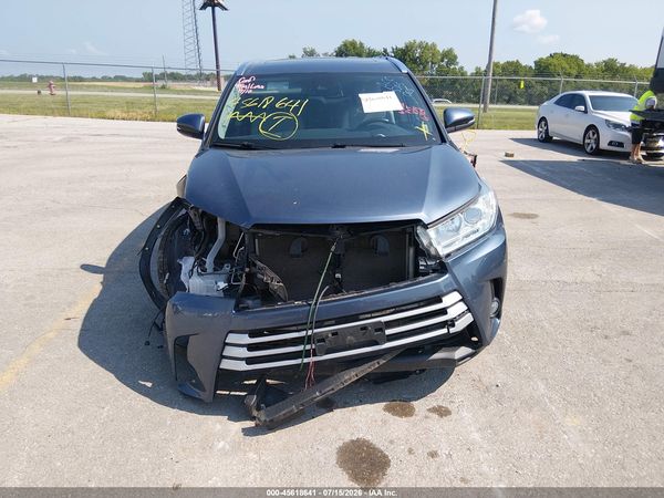 2019 TOYOTA HIGHLANDER XLE