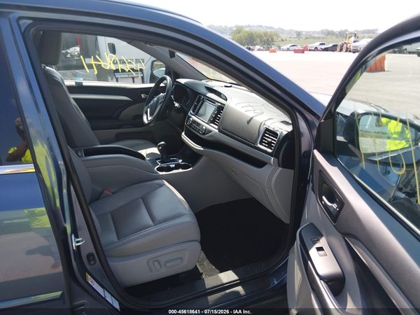 2019 TOYOTA HIGHLANDER XLE