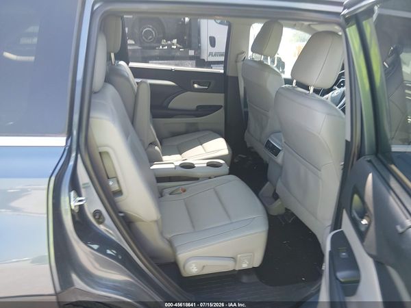 2019 TOYOTA HIGHLANDER XLE