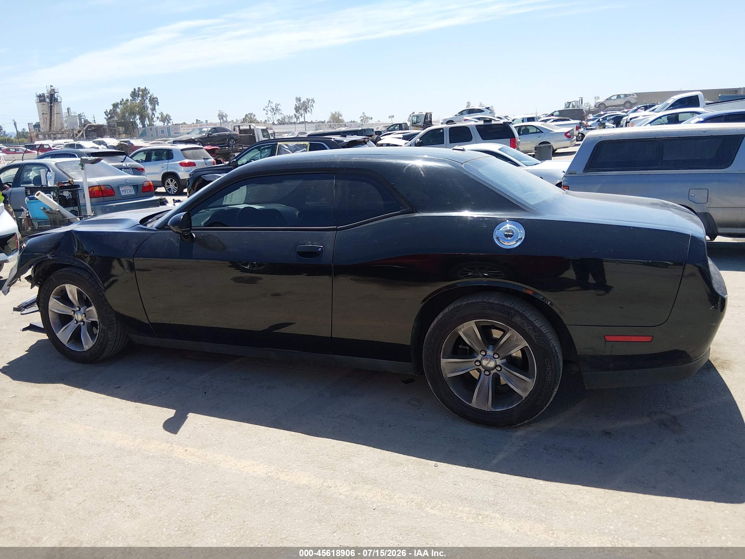 2015 DODGE CHALLENGER SXT