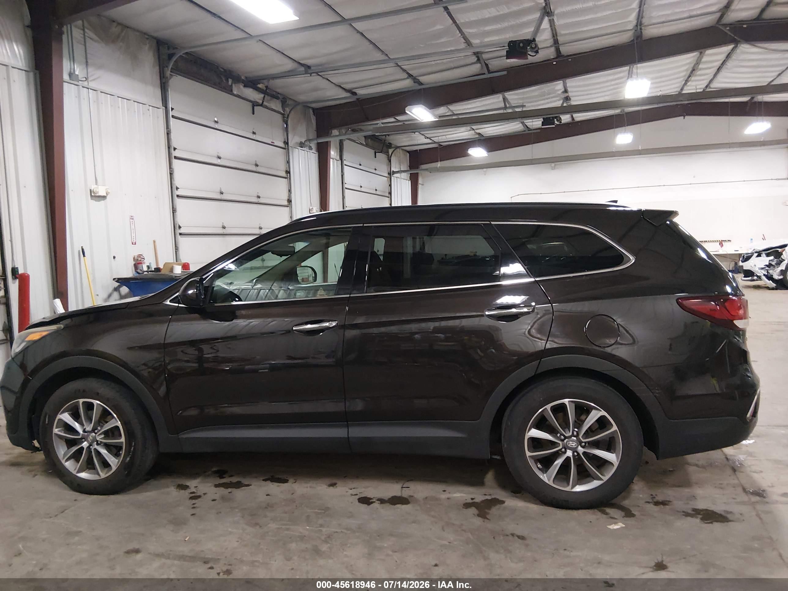 2017 HYUNDAI SANTA FE SE