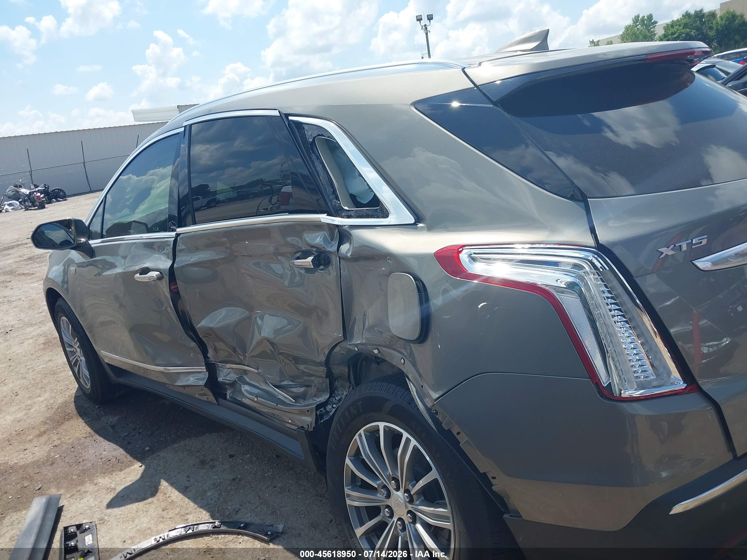 2019 CADILLAC XT5 LUXURY