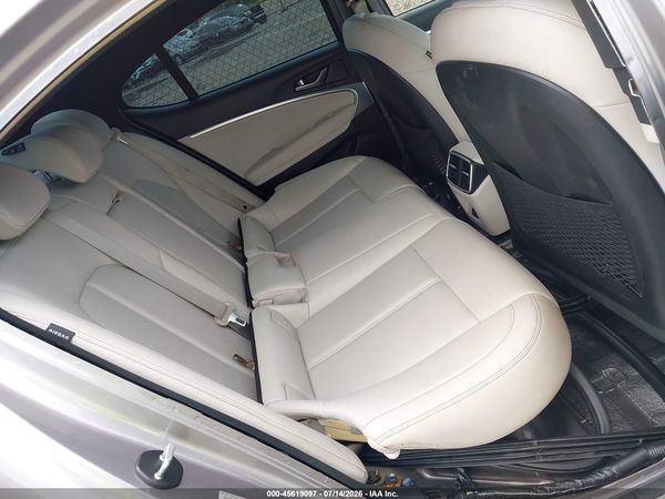 2024 GENESIS G70 2.5T RWD