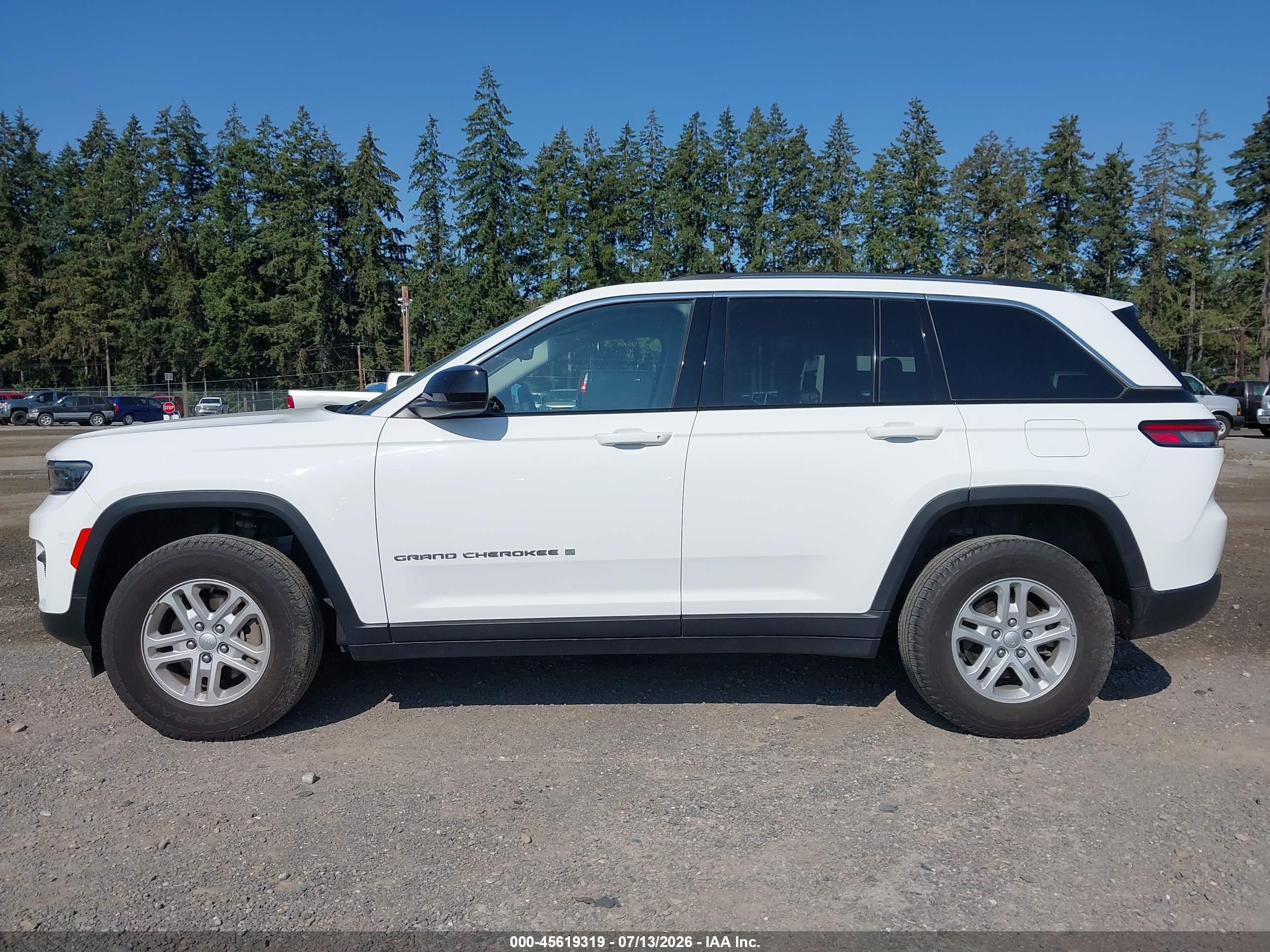 2023 JEEP GRAND CHEROKEE LAREDO 4X4