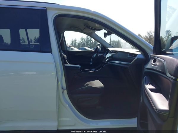 2023 JEEP GRAND CHEROKEE LAREDO 4X4