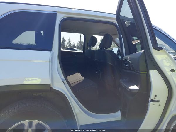 2023 JEEP GRAND CHEROKEE LAREDO 4X4