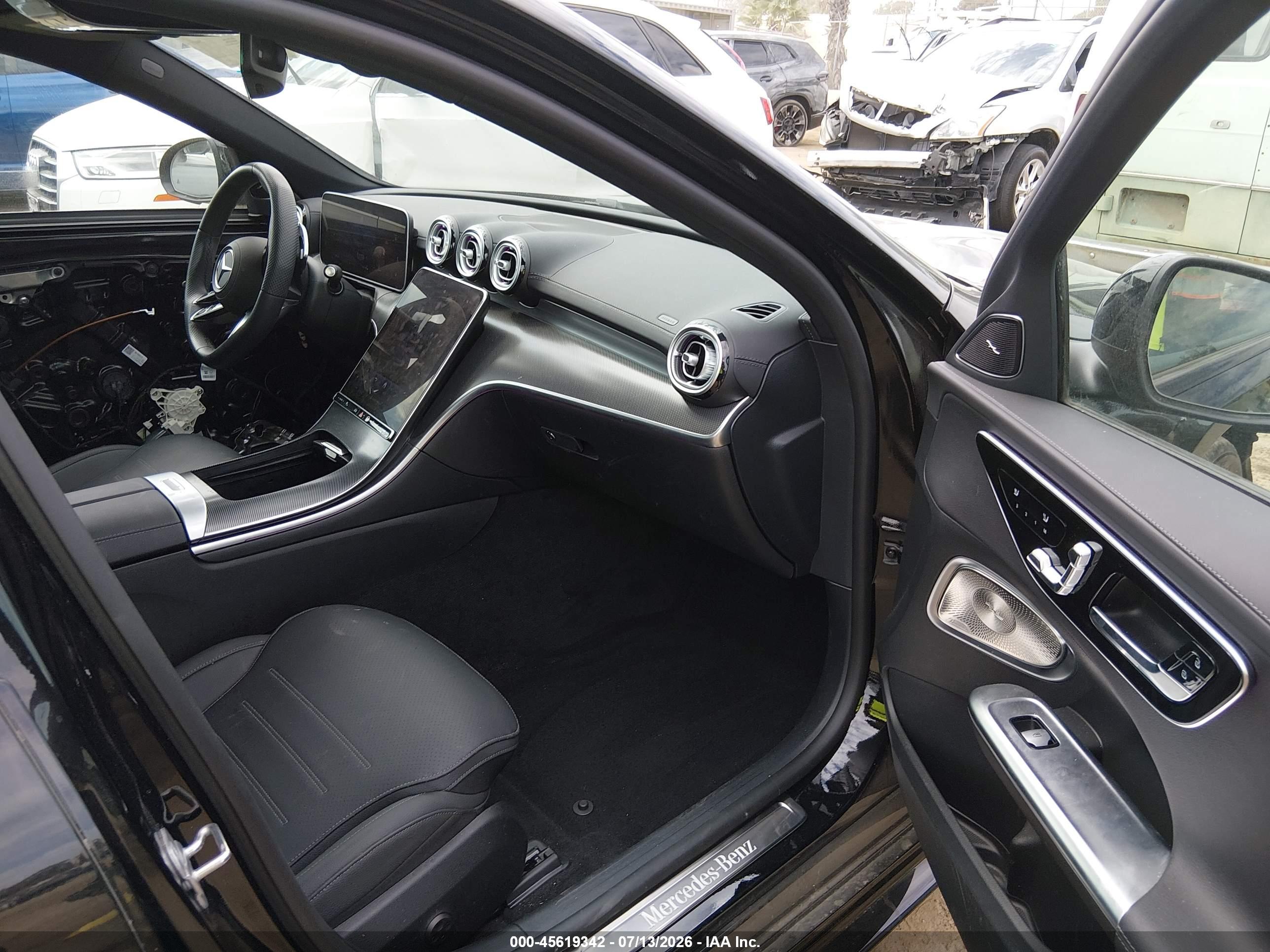 2025 MERCEDES-BENZ C 300 C300