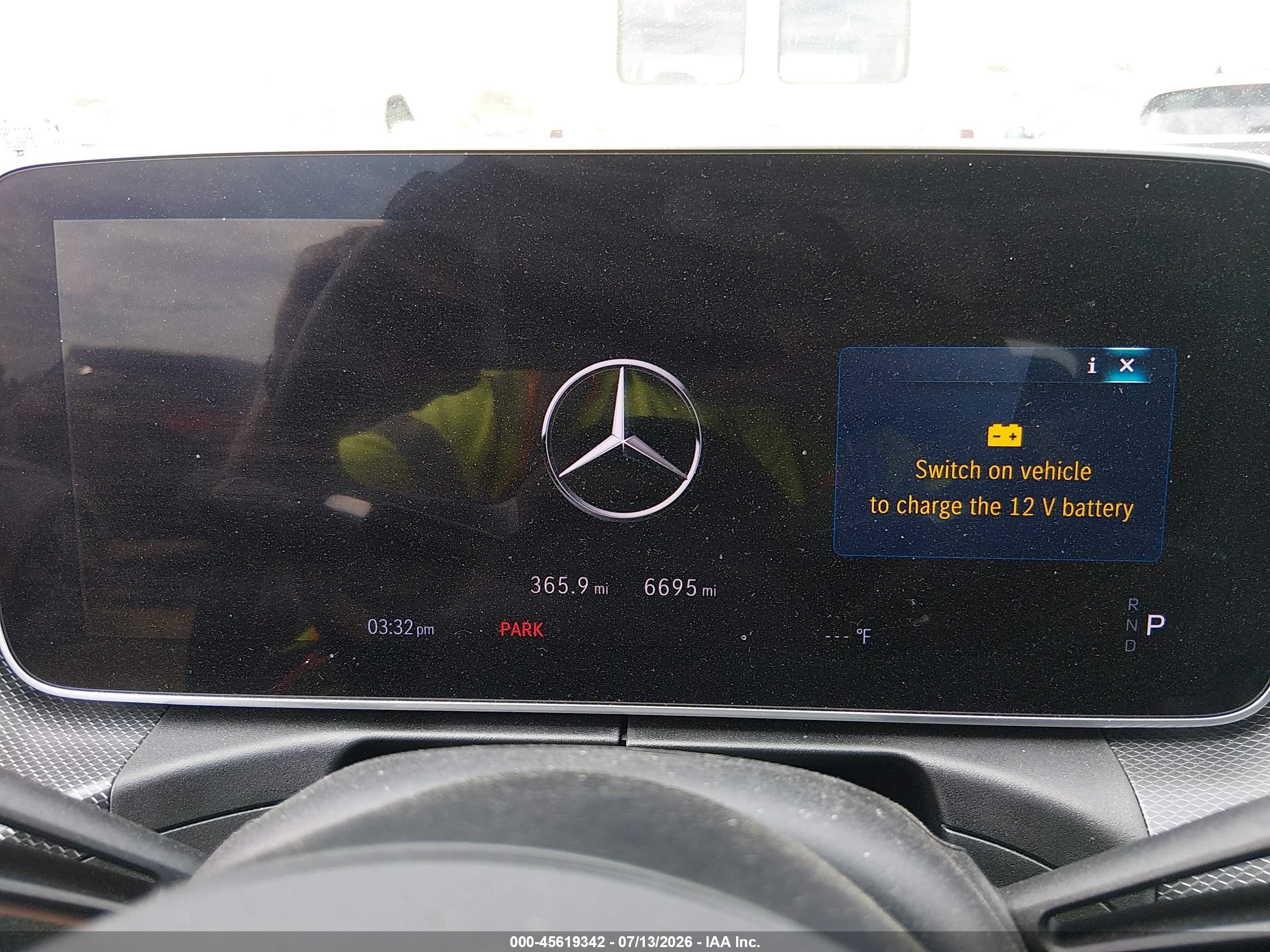 2025 MERCEDES-BENZ C 300 C300