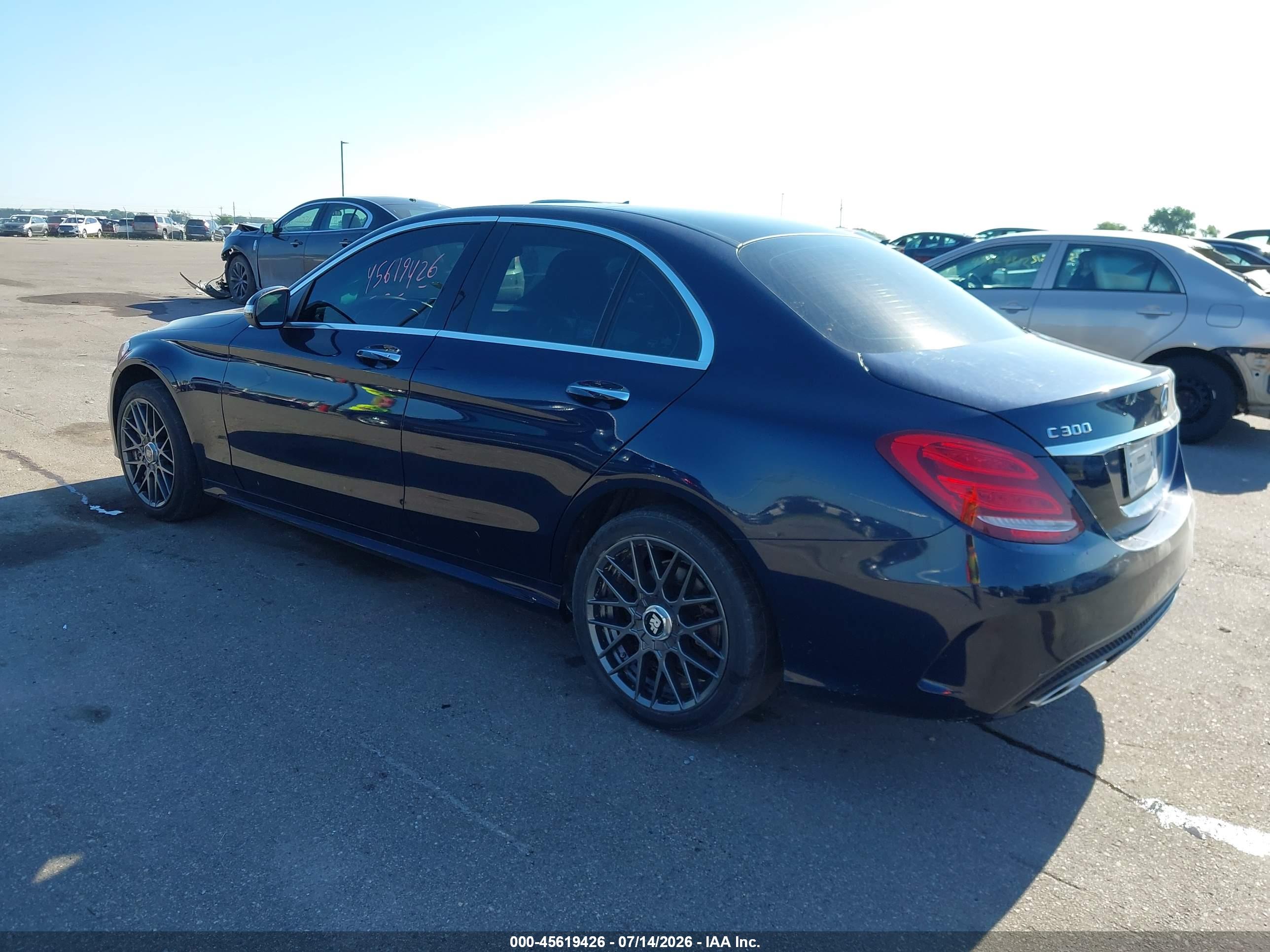 2015 MERCEDES-BENZ C 300