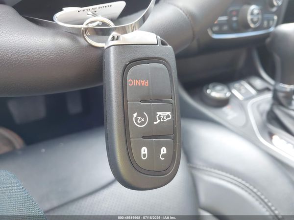 2022 JEEP CHEROKEE LATITUDE LUX 4X4