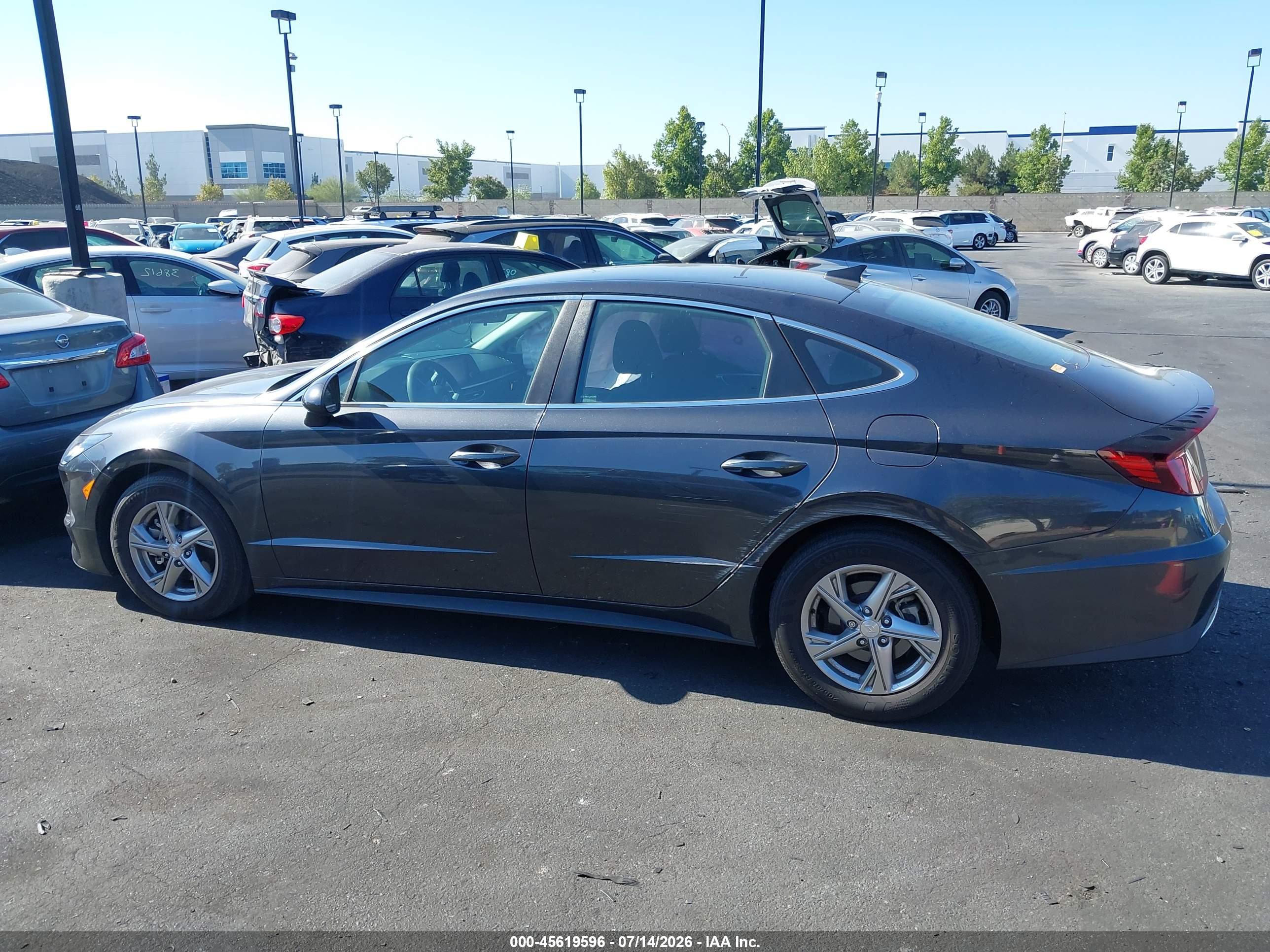 2022 HYUNDAI SONATA SE