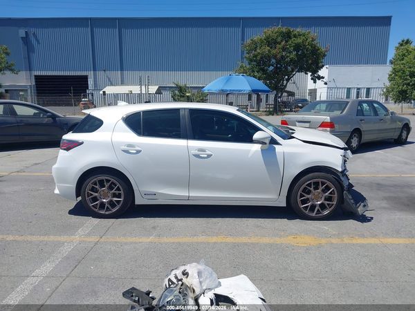2016 LEXUS CT 200H
