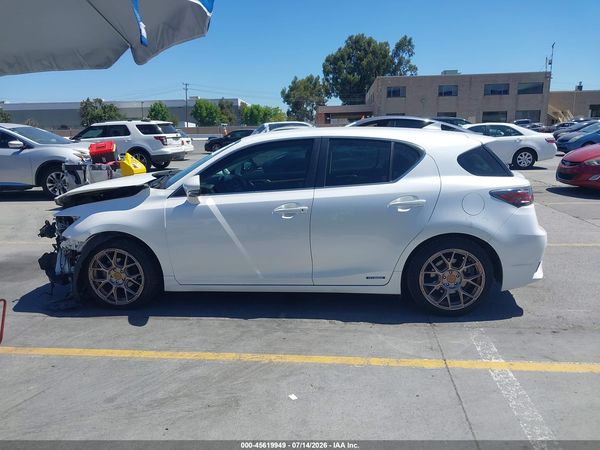 2016 LEXUS CT 200H