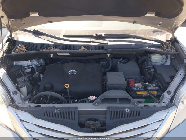 2017 TOYOTA SIENNA XLE 8 PASSENGER